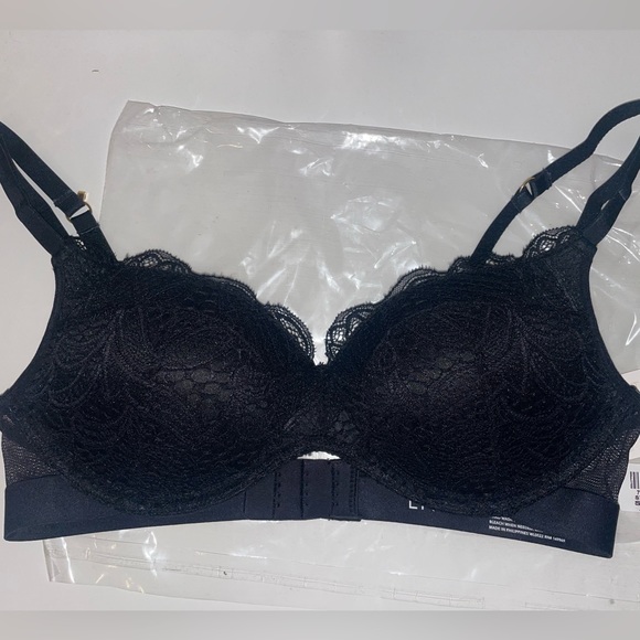 Lively Other - Lively 32C No-Wire Push up bra black lace